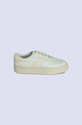 Picture of Sneaker with stripe